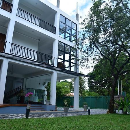 Eden Grand Hotel Dambulla Eksteriør billede