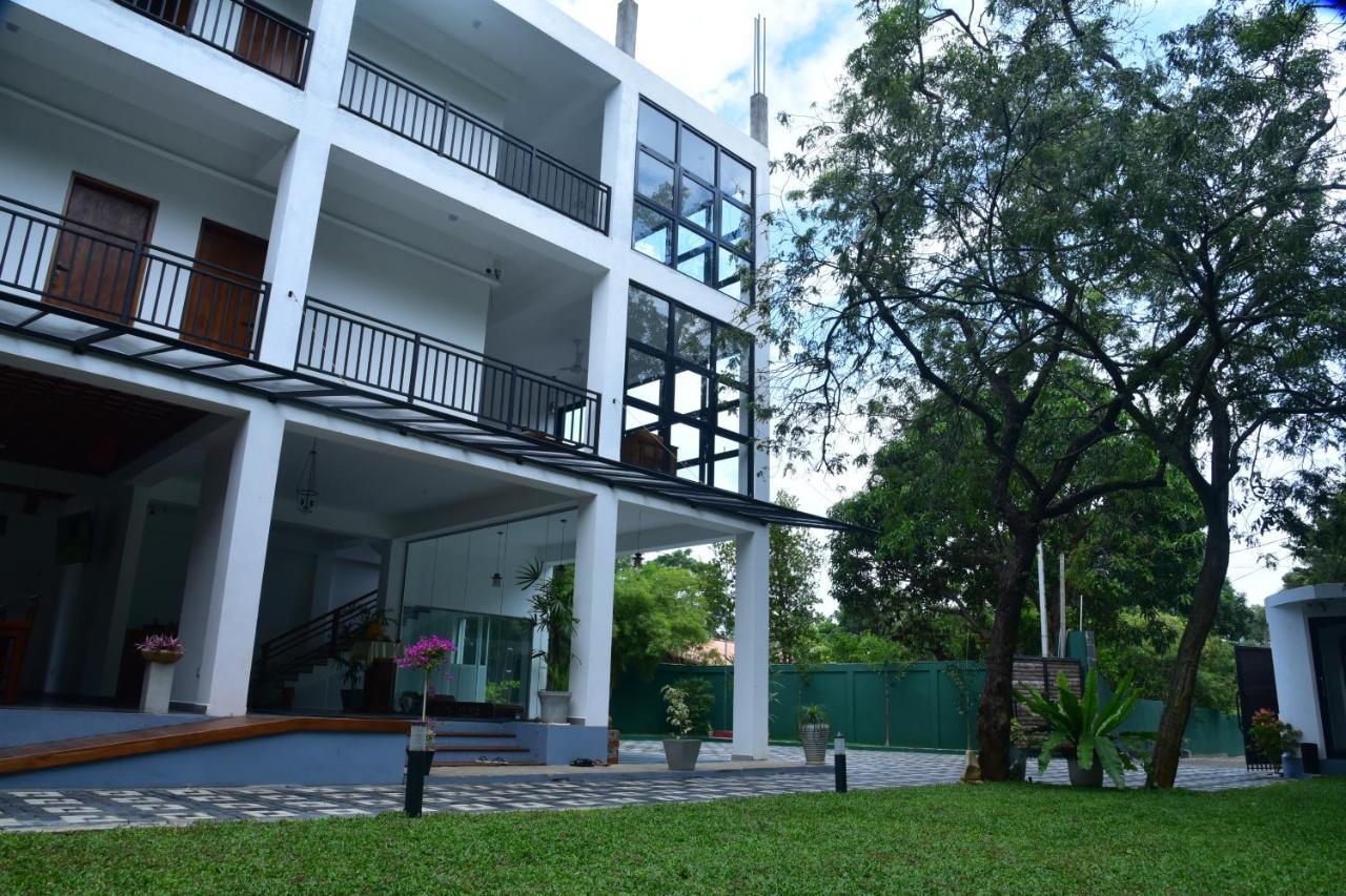 Eden Grand Hotel Dambulla Eksteriør billede
