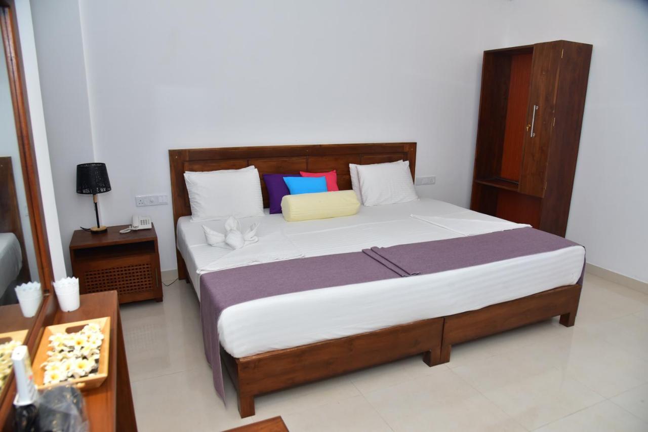 Eden Grand Hotel Dambulla Eksteriør billede